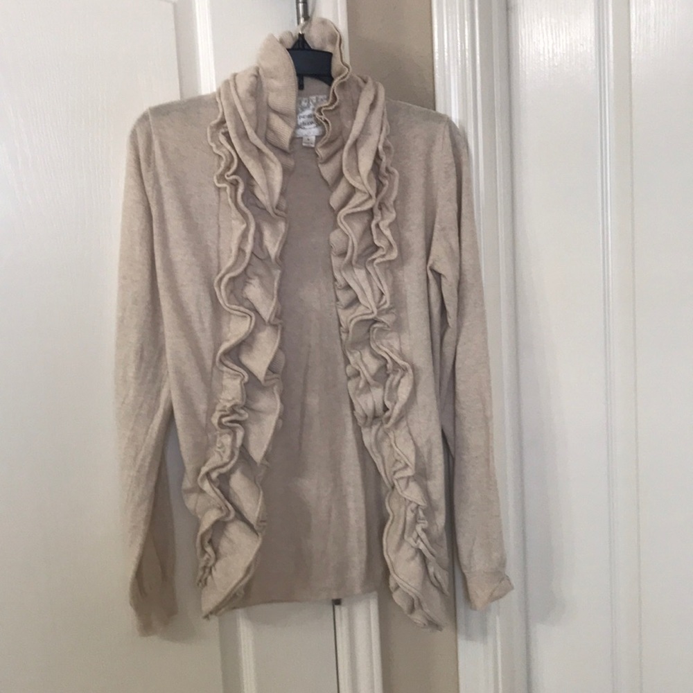 Women’s ruffled cardigan